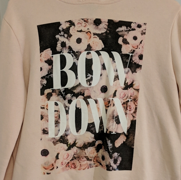 Sweater - Picture 2 of 4